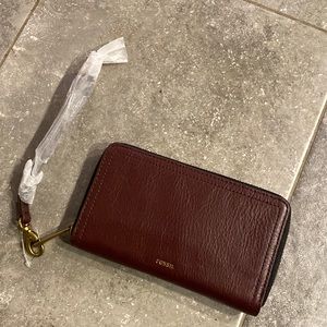 Fossil wallet burgundy